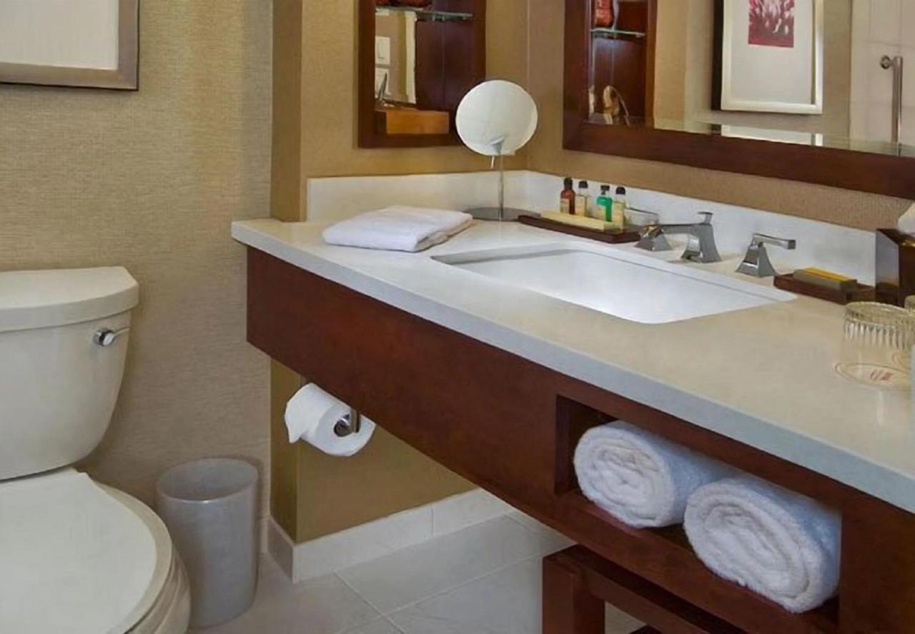 Hotel Louisville Marriott East 4*