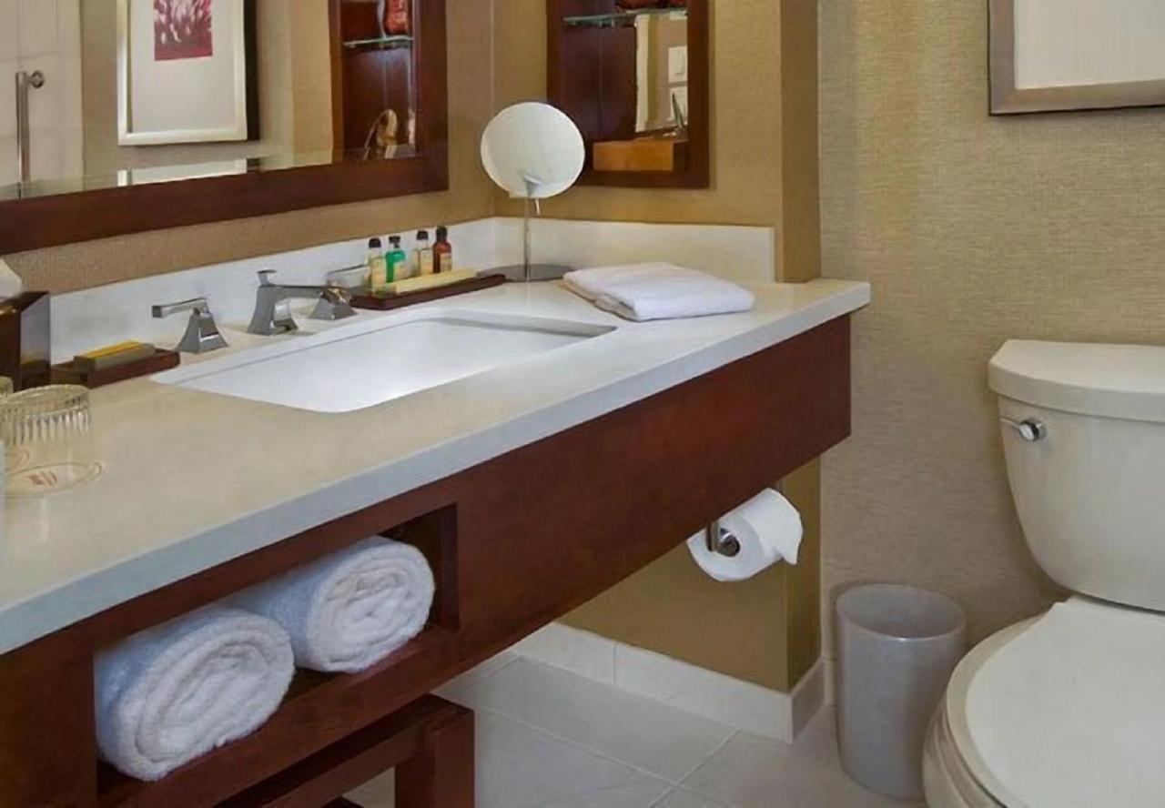Marriott East Hotel 4*